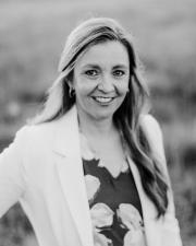 Elaine Nelson